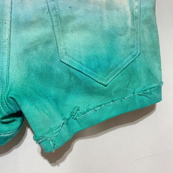 Reworked High Rise Green Dip-Dyed Ombre Shorts - Picture 7 of 11